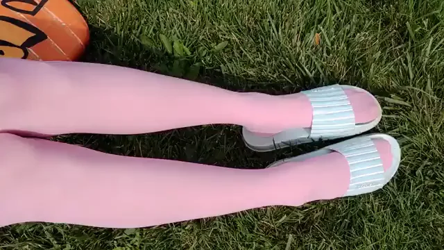 Adrenaline Rush: Flashing My Slutty Pussy in Public 🏞️💦