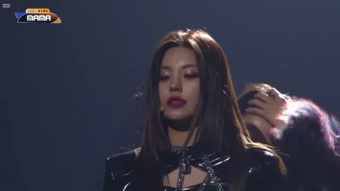 211211 Yeji & Ryujin