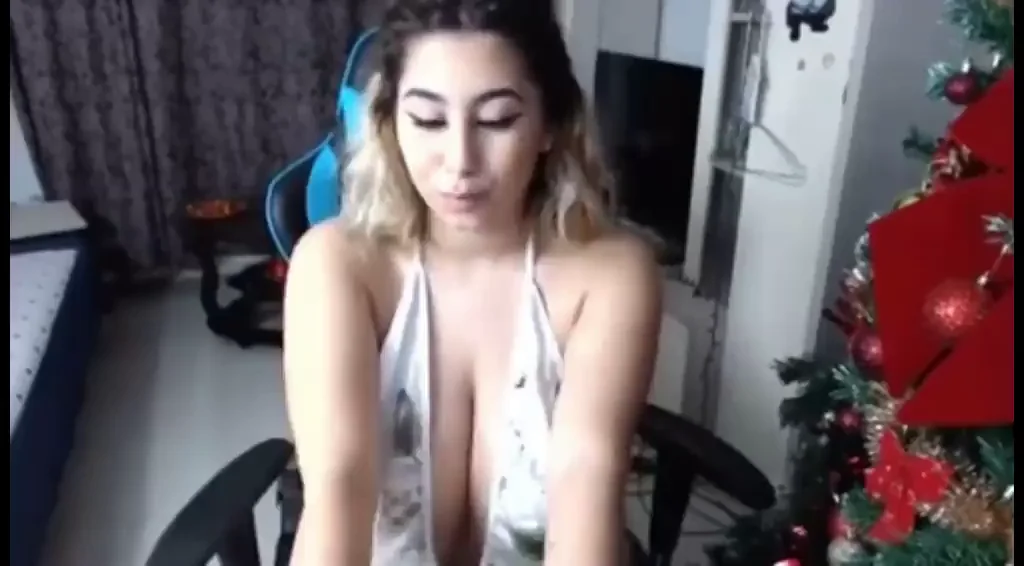 Flashing Big Natural Tits