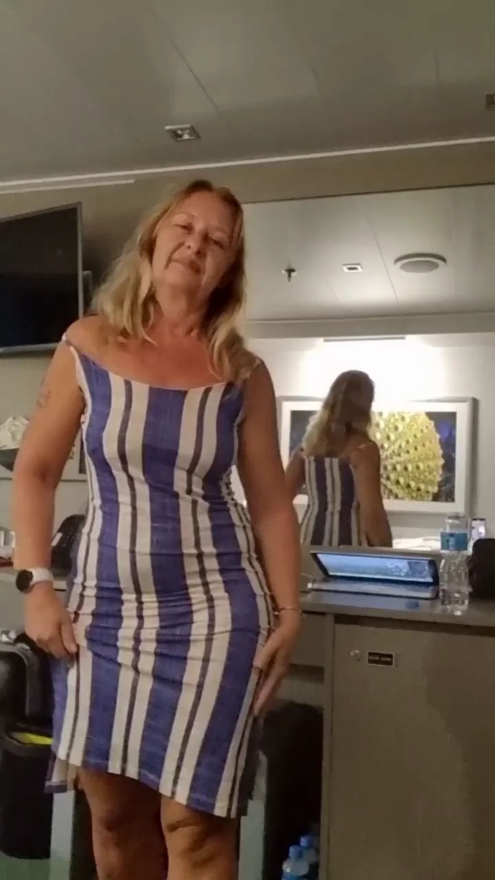 This Brazilian mombod knows make you crazy (51y)
