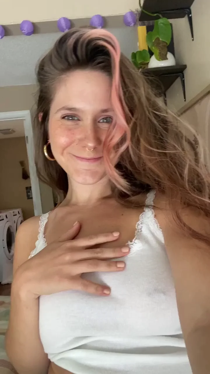 Would you stare if you saw me in the grocery store with no bra on 😁