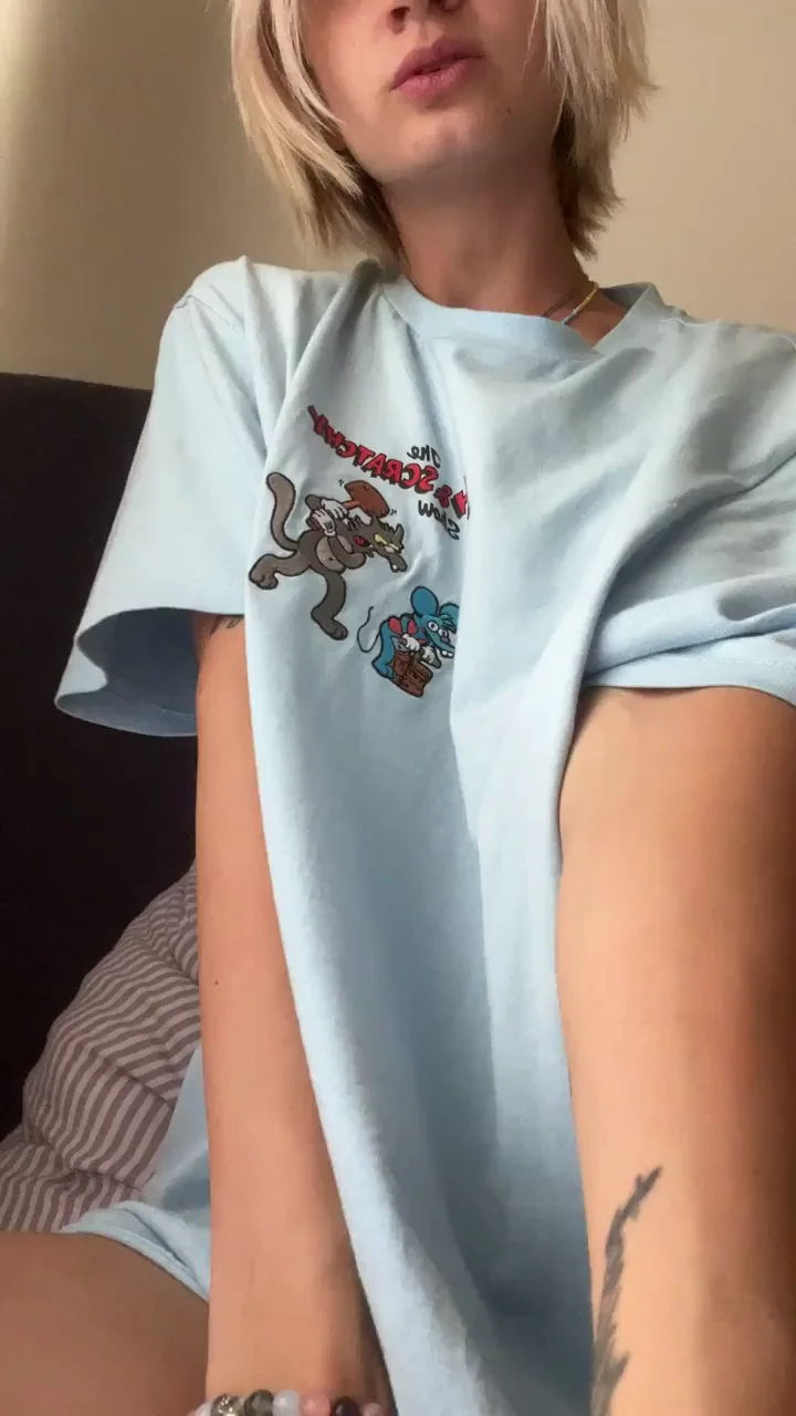 Real Teen Hoe Flaunts Her Cute Perky Boobs 😍🍒