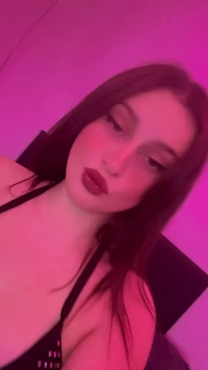Camslut's Dick-Craving Pink Glow Tease
