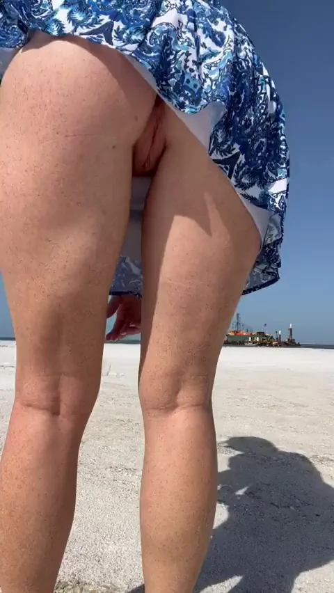 Slutty MILF Shells Out Her Pussy on the Beach, Begs for Creampie Loads