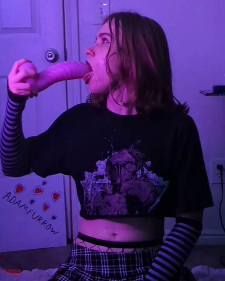 Throat bulge hits different