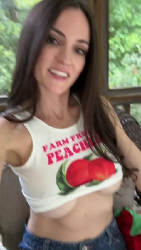 MILF's Massive Titty Drop Begs for Thick Cum Topping 🍑💦 (F40)