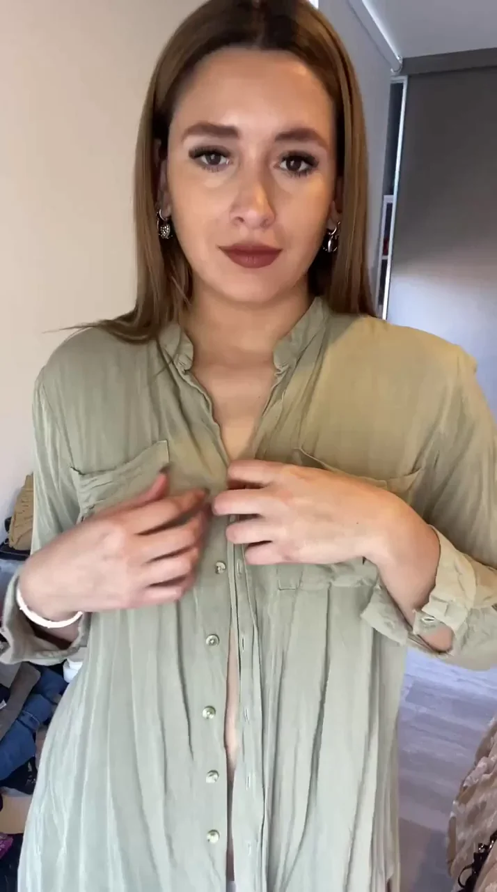 Cute Babe's Epic Titty Drop Reveal 😍🍈🍈 (OC)