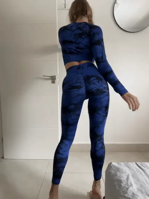 Such long legs and a dirty mind....perfect combo