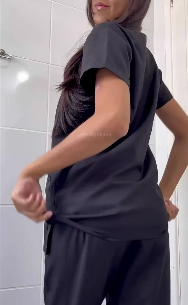 Petite Nurse Slips Scrubs Down for Juicy Ass Surprise 🍑💦