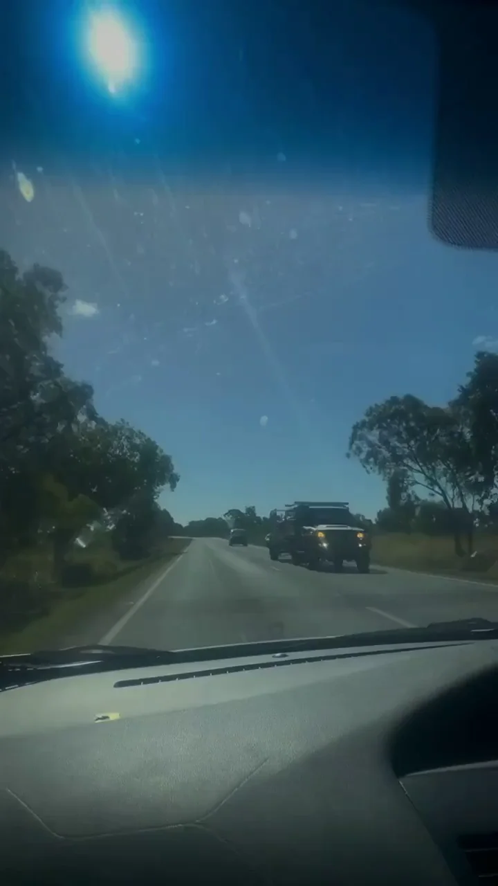 I flashed my 18yr old petite boobs to oncumming cars 😈ðŸ™ˆ
