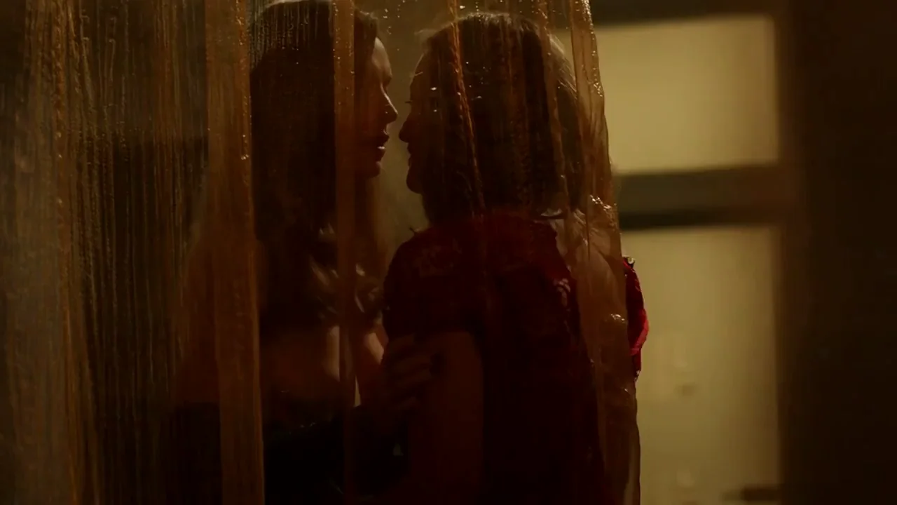Alexis Peterman and Catherine Walker - Strike Back - S04E05