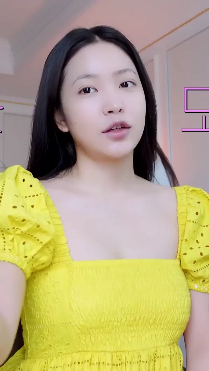 Yeri from Red Velvet Teasing in Sexy Yellow Dress