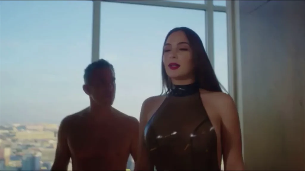 Femdom out tits