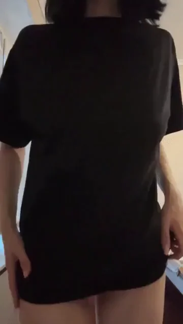 🔥 Surprise Tits Bursting Out Under My Tight Tee 😈