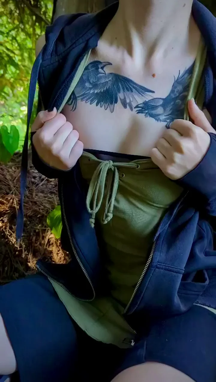 This forest nymph loves flashing my tittiesðŸ–¤ðŸ’š