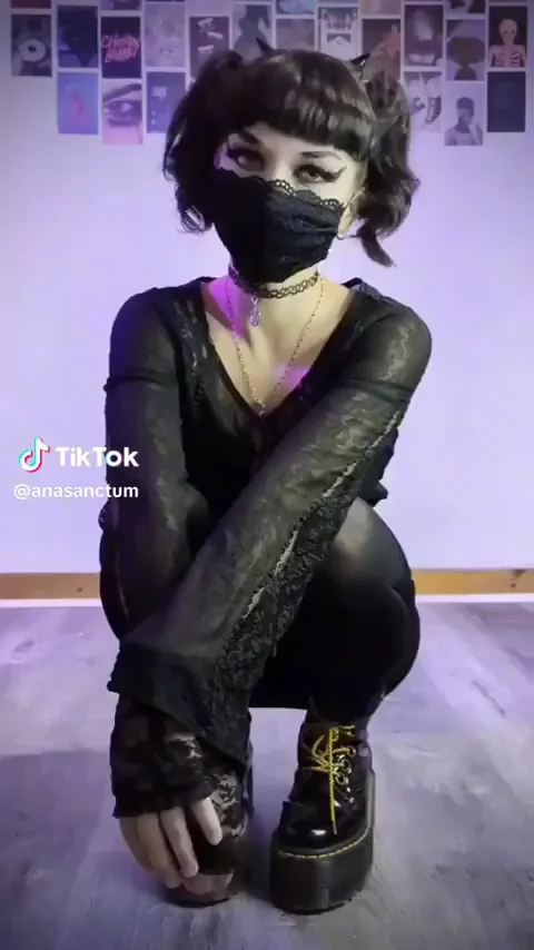 Hope you like kinky goth babes 😈