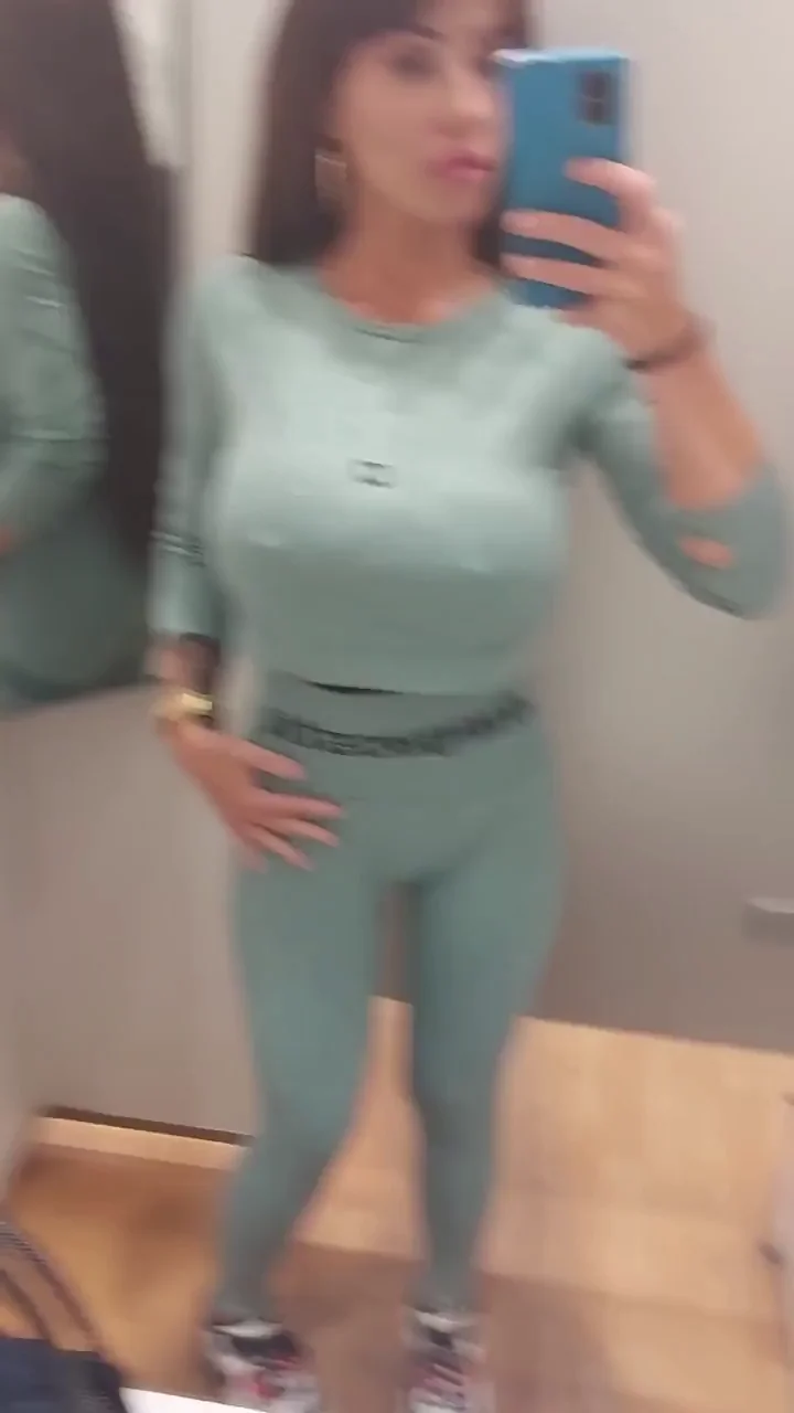 Wanna Pound This Cheating 40YO Slut's Massive Tits? 🔥🍑
