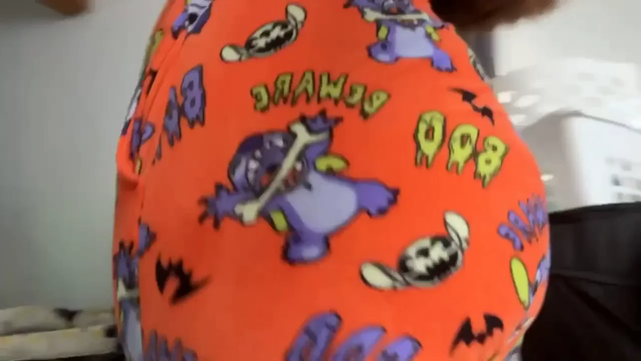 It's getting to the end of august! You know what that means! To get into the Halloween spirit, my booty says boo!
