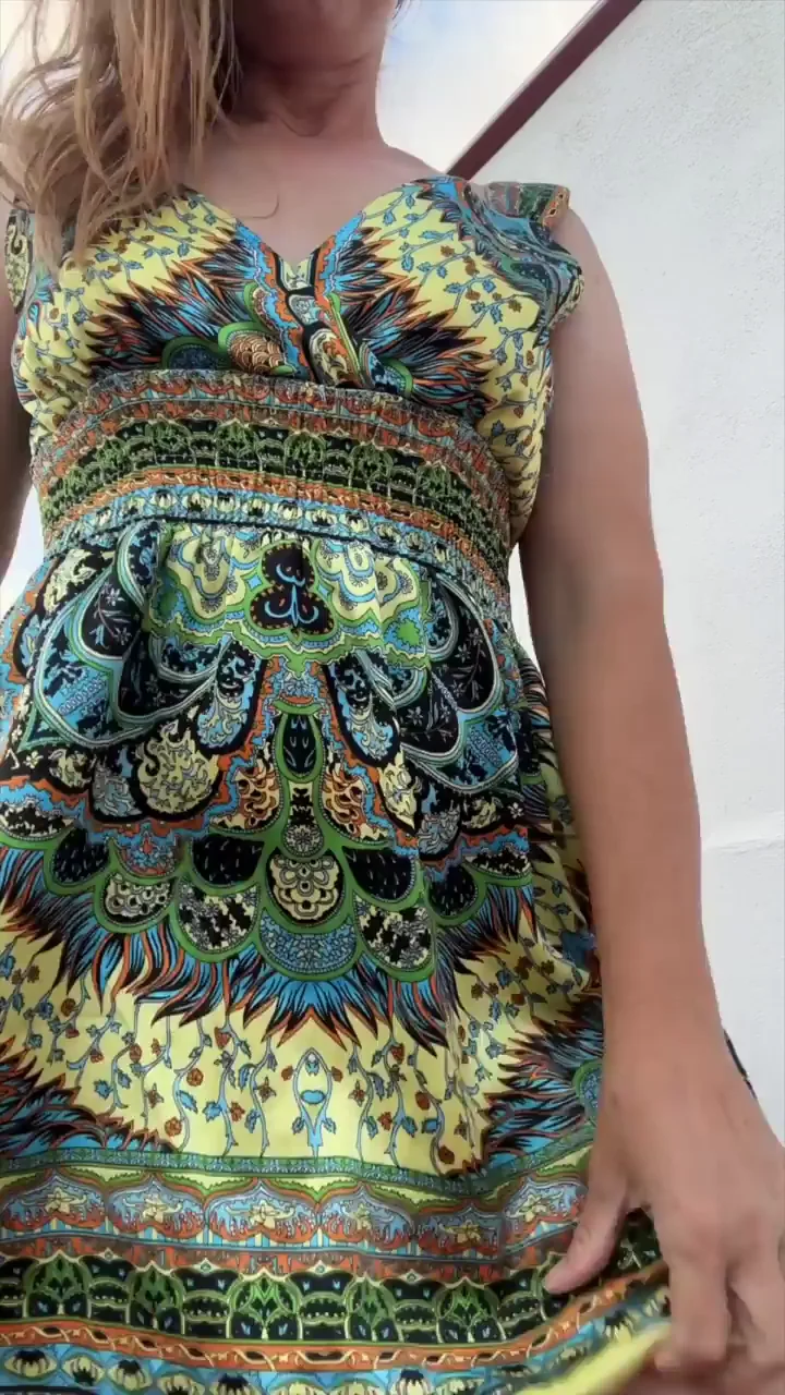 Sunday upskirt for you from the older milf next door F48 (f)