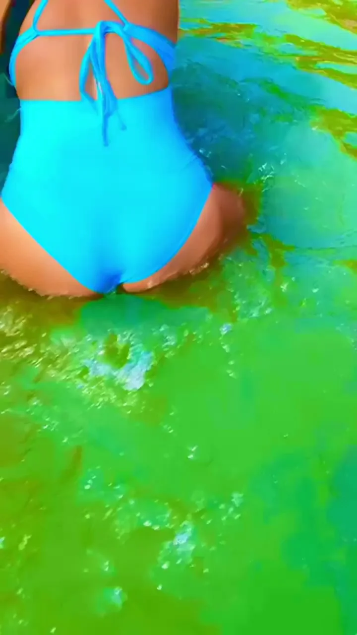 PAWG MILF's Sloshing Fat Ass Bath - Waves of Jiggly Booty Bliss!