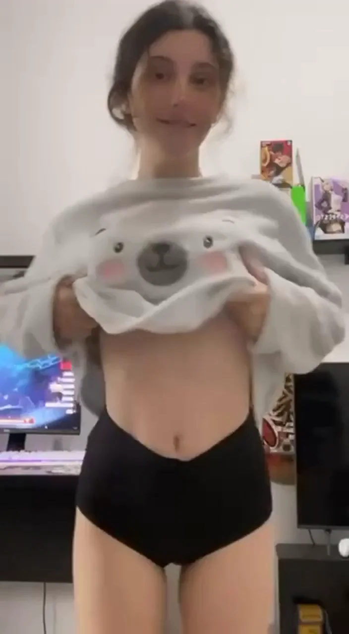 Petite Teen's Saggy Titties Drop and Bounce for You