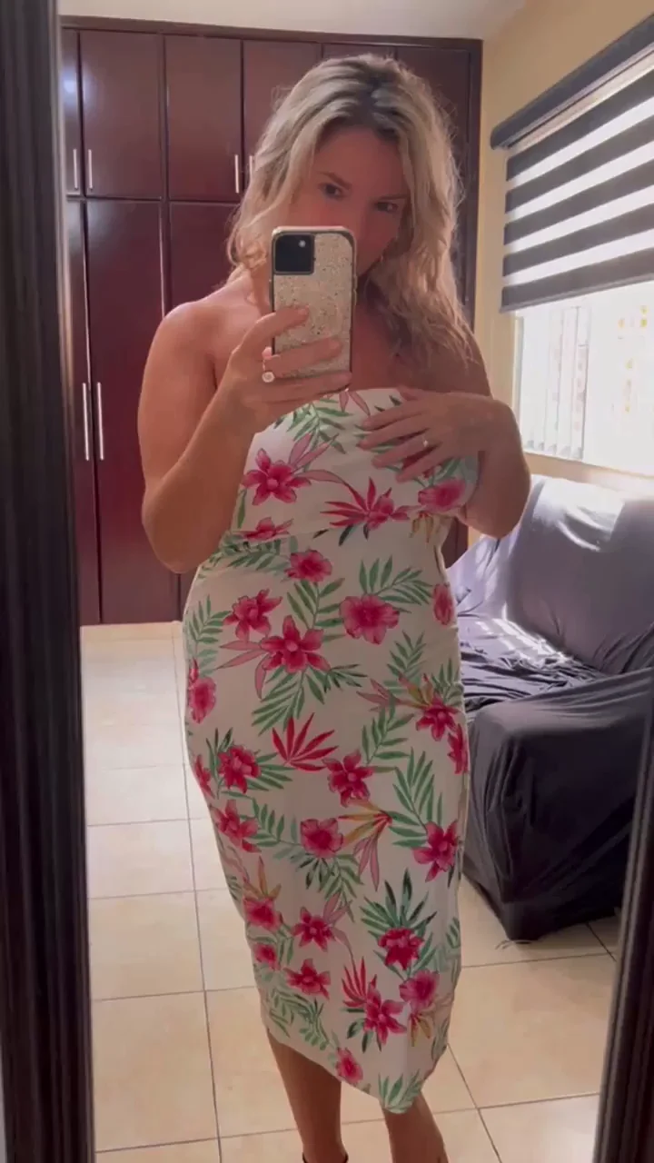mummy's huge boobs just can't fit in her dress