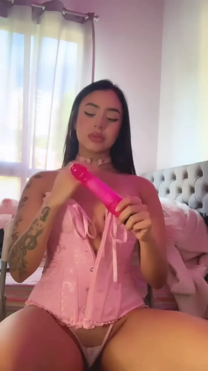 🔥 Tattooed Hottie's Epic Dildo Suck Tease 💦