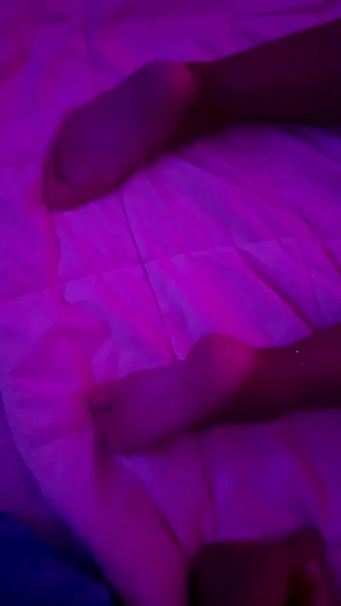 Thick Latina MILF's Juicy Ass Tease 🍑🔥