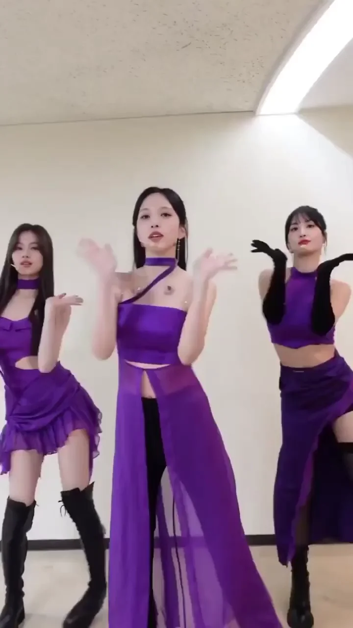 TWICE - Mina Sana Momo