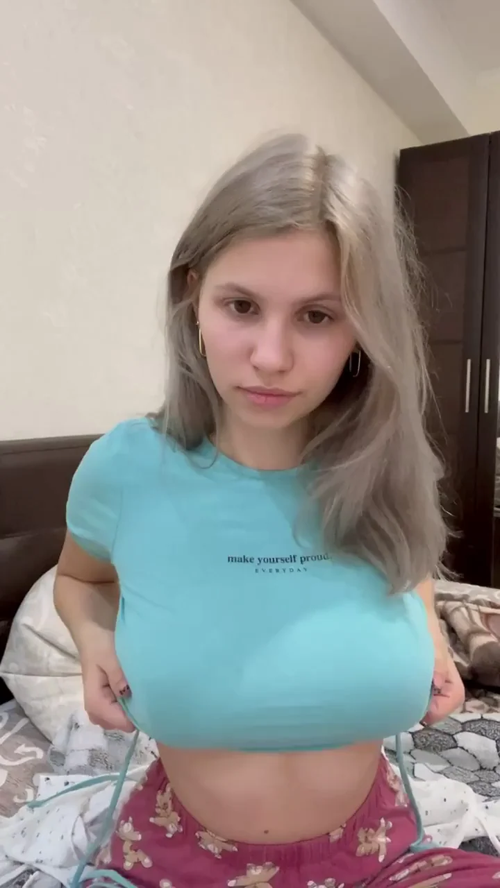 😍 Teasing My Juicy Tits & Curves Makes This Slutty Girl So Happy! 🔥
