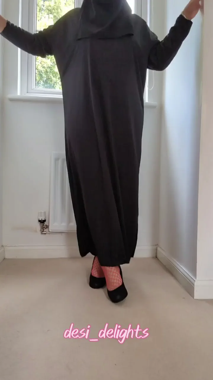 Hijabi Slut Teases in Black Abaya and Heels