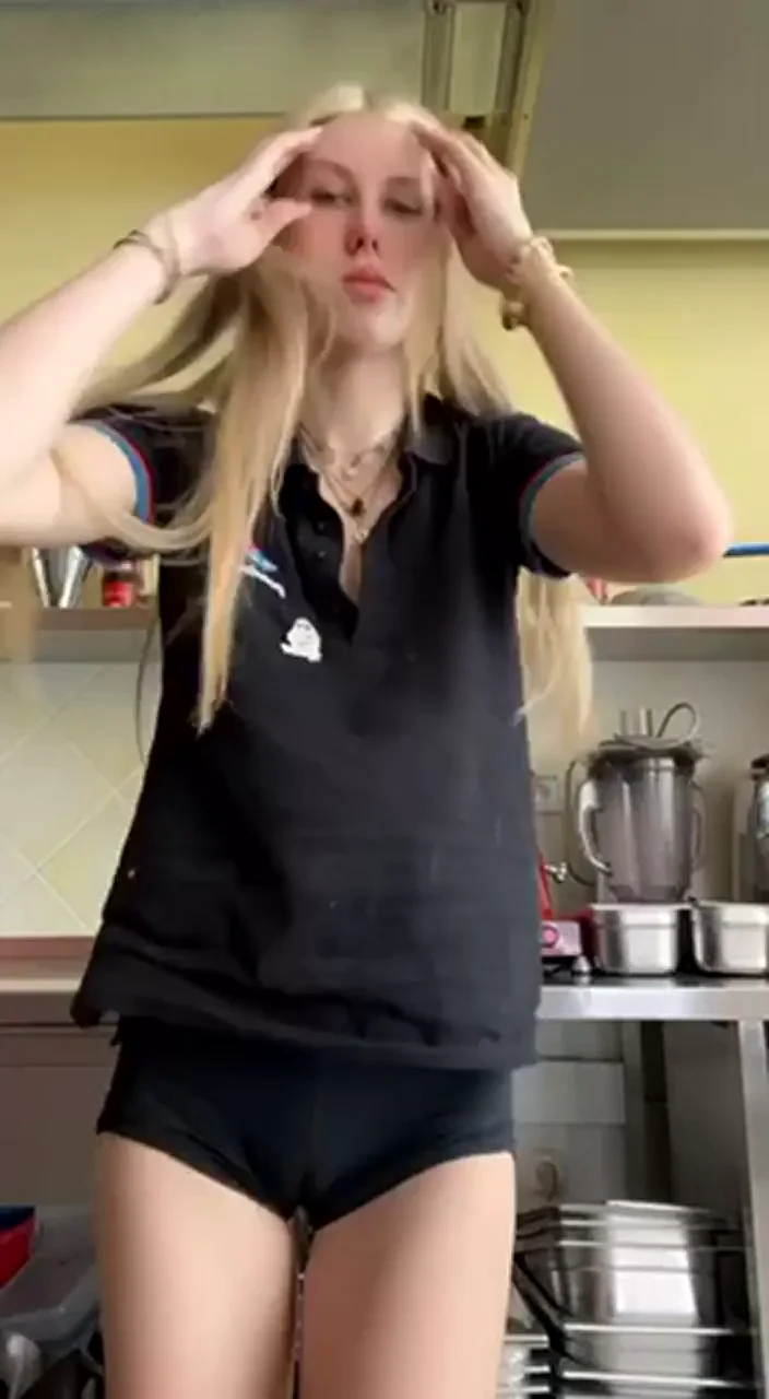 Pizza Delivery Tease: Petite Blonde Flashes Perky Tits in Kitchen Quickie!