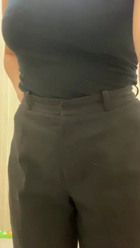 Asian with a big juicy ass and a free profile 🤤ª LINK BELOW