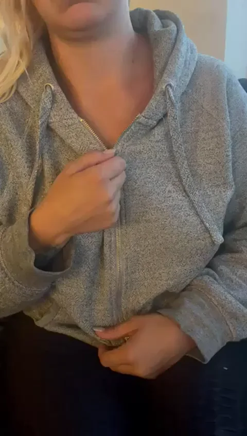 MILF Proves She's Still Fuckable 🔥🍑