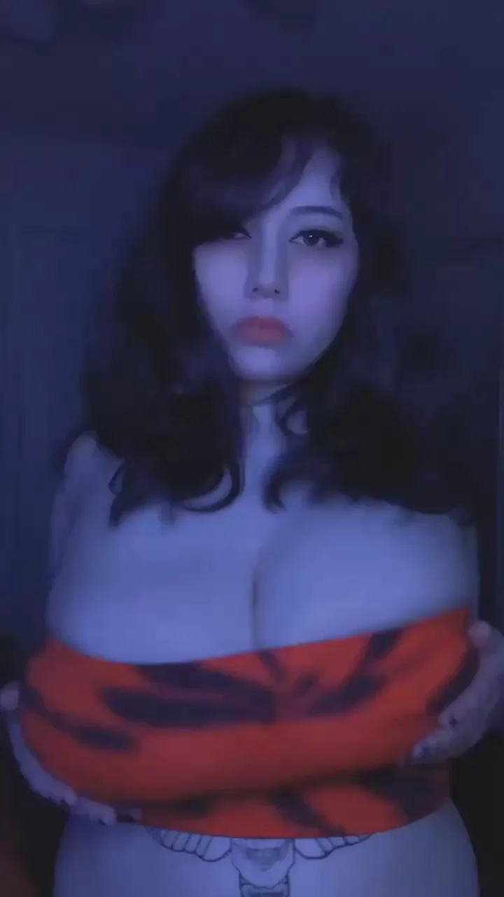 Bad at URLs But Killer with My Huge Tiddy Tease 😈🍒