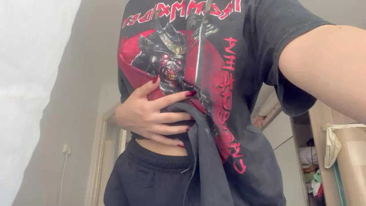 Am I your type? Teen and slutty 🤭🤤