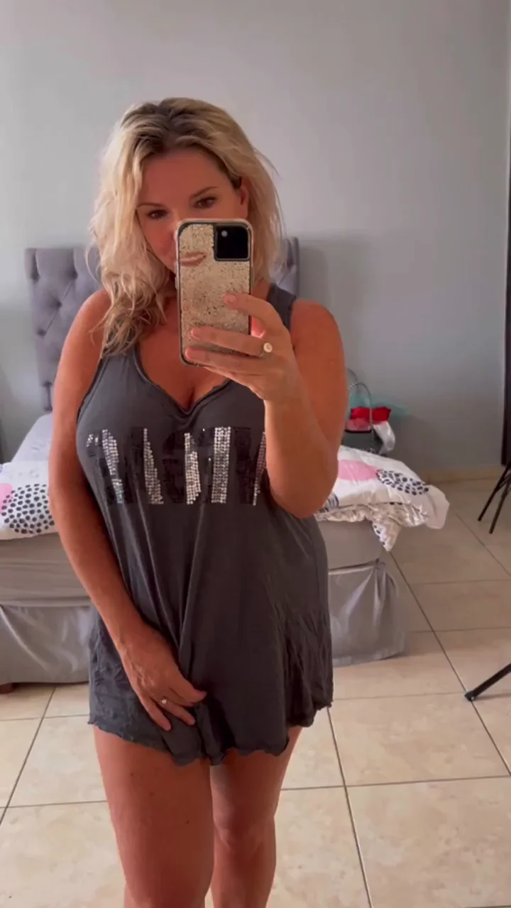 Mummy felt like a silly little shirt tease ❤😈