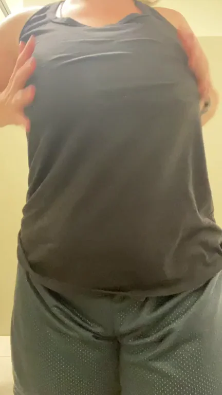Happy Fuckin' Friday Titty Tease! 🍈🍈💦