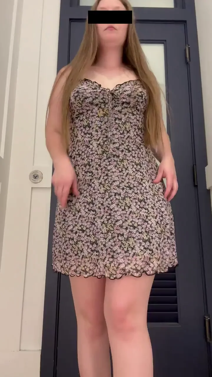 Door's Open, College Slut's Thick Ass Invites You In 😈