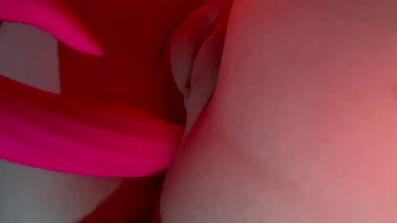 Cute Asian Babe's Monday Pussy Pound 💕🍆😈