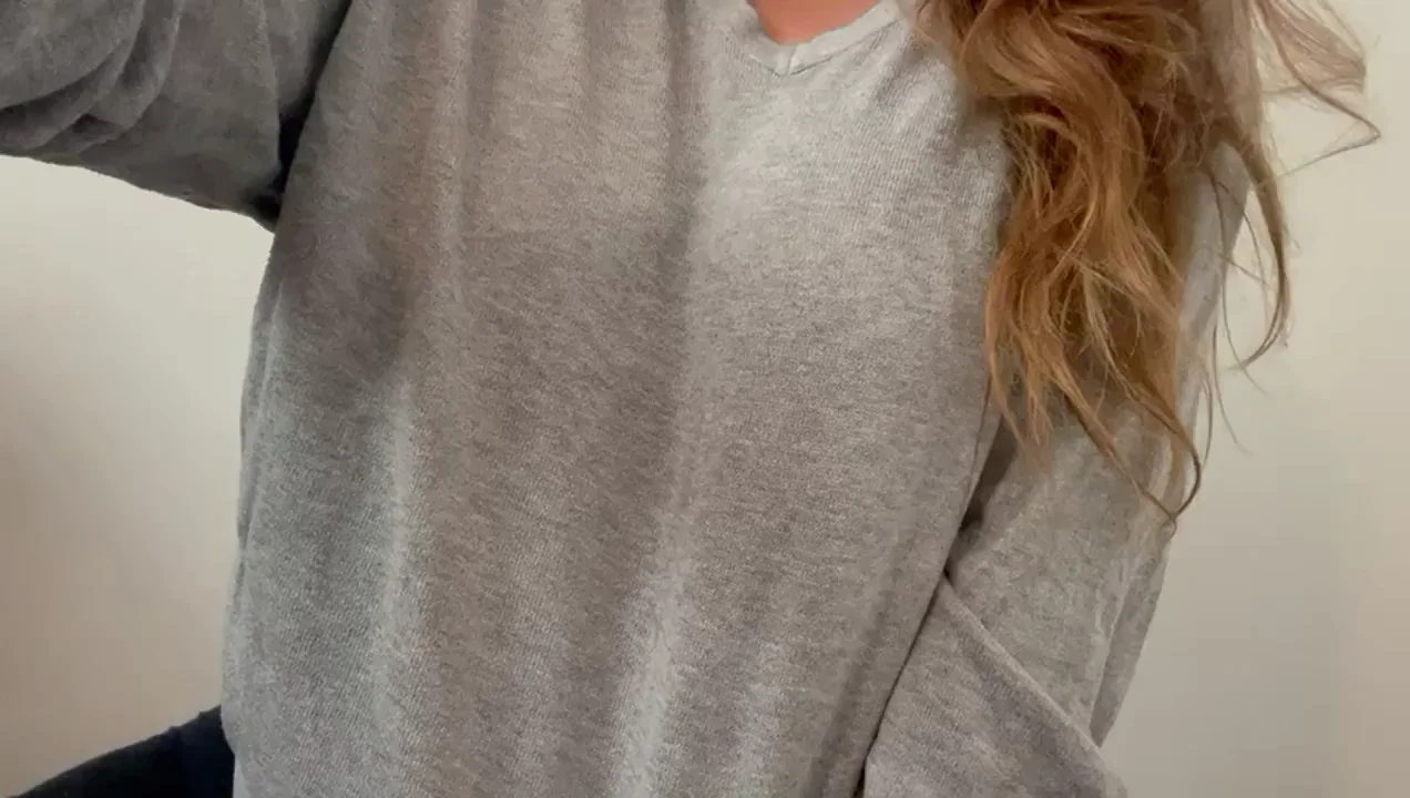 Petite Firm Titties Slow Drop Tease 😍🍒