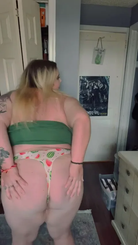 Luv My Juicy 🍓 Thong Panties? BBW Blonde Booty Tease 😈
