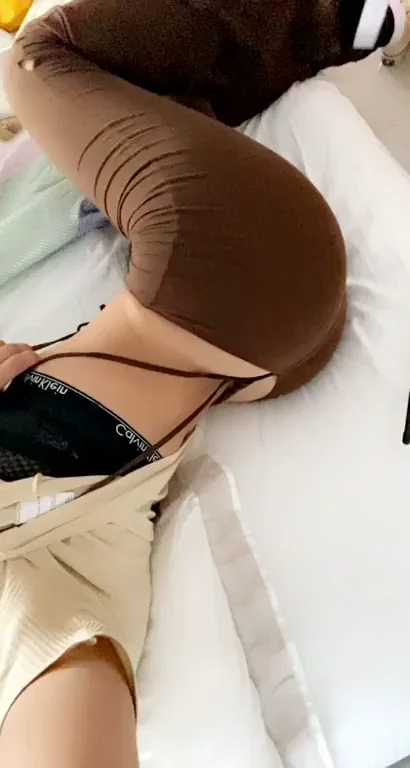 How’s my pants in this ass