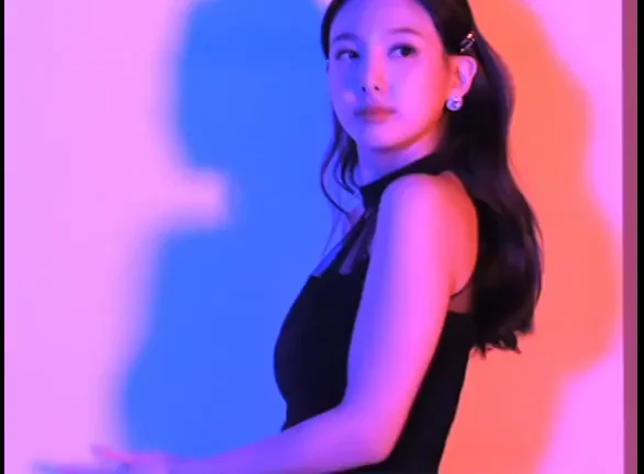 🔥 Nayeon from Twice Teasing in Tight Black Dress 😈💦