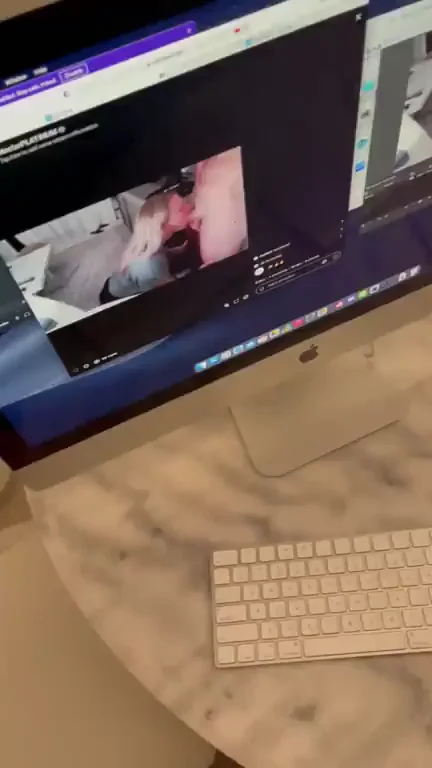 Blonde Slut Deepthroats Dick for Online Perverts 😈🍆💦