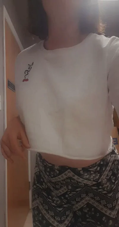 Hey daddy do you like seeing my little titties bounce???