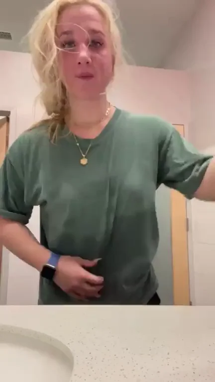 Post-Cardio Sweat Slut: Stripping Down to Finger-Fuck in Secret