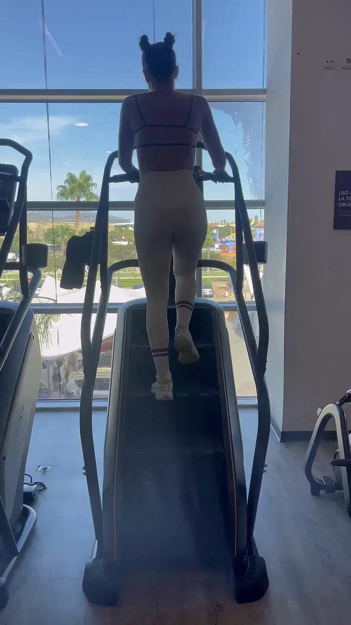 [F] I am going to the gym so I can be sexy for a hot date tonight
