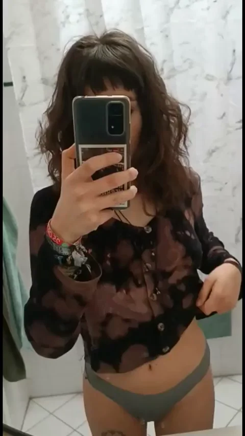 Had to get naked this morning so you get to see my boobies