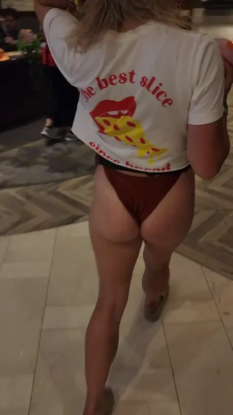 Peachy PAWG Slut Teases at Splash House Festival